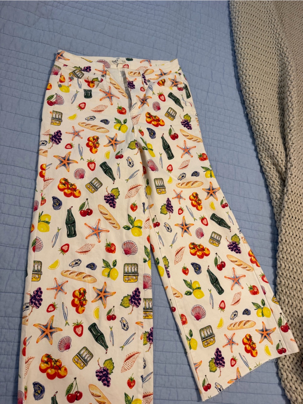 Oat New York White High-Rise Pants with Colorful Fruit & Sea Motifs